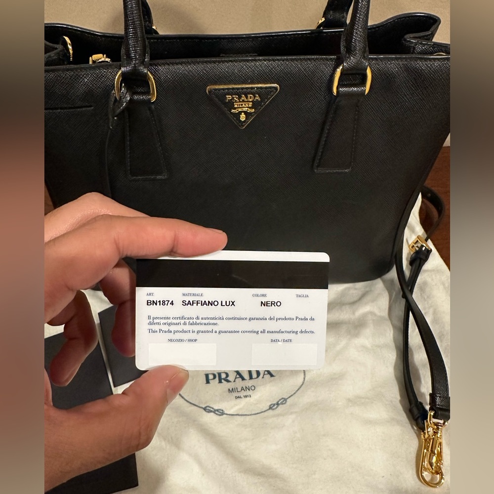 PRADA Medium Galleria Saffiano leather bag - Picture 4 of 16
